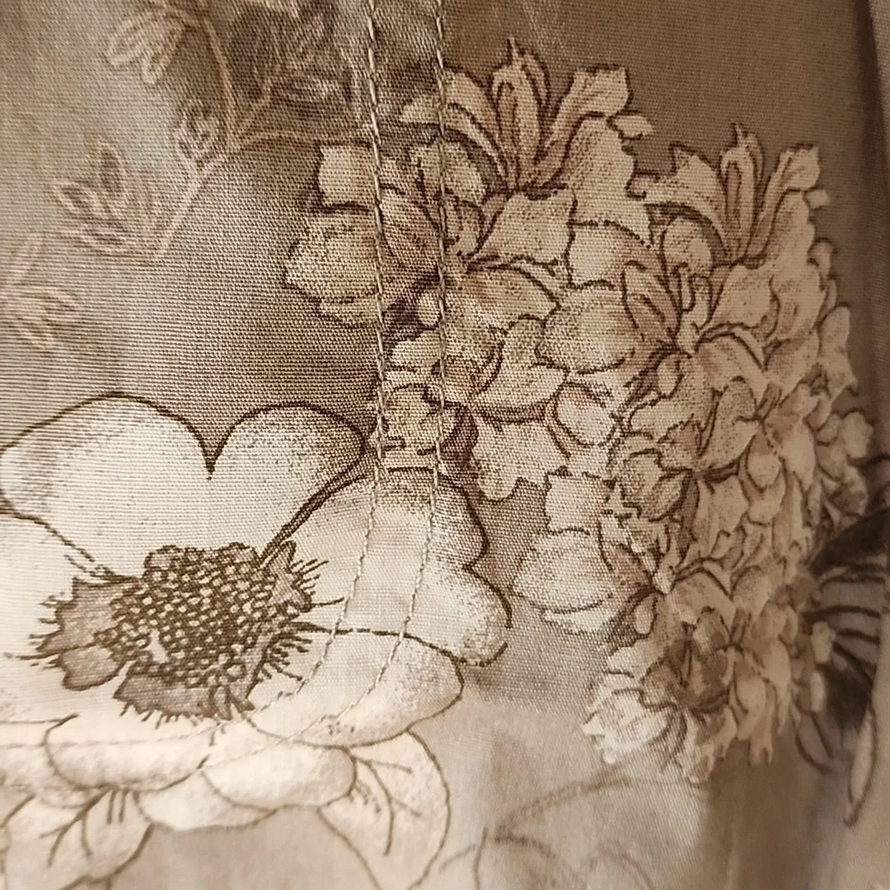 Democracy Floral Tan Cropped Jeans - Picture 5 of 8